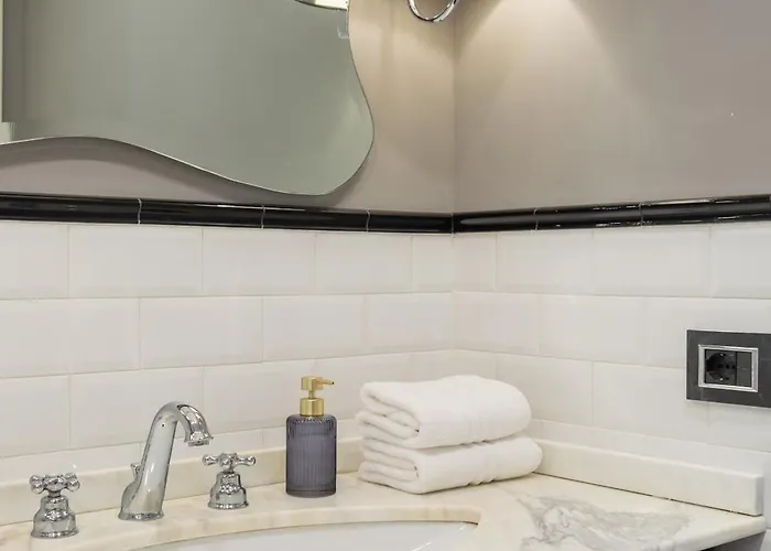 Dimora Colosseum Luxe - Jacuzzi & Private Patio *