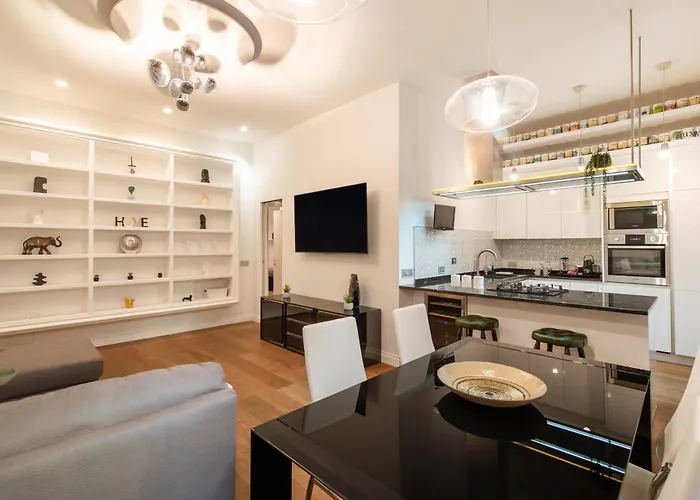 Dimora Colosseum Luxe - Jacuzzi & Private Patio Рим