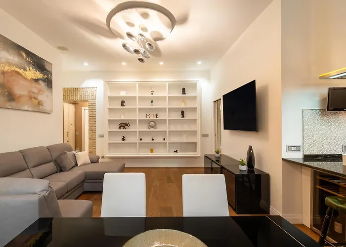 Апартаменты Dimora Colosseum Luxe - Jacuzzi & Private Patio Рим